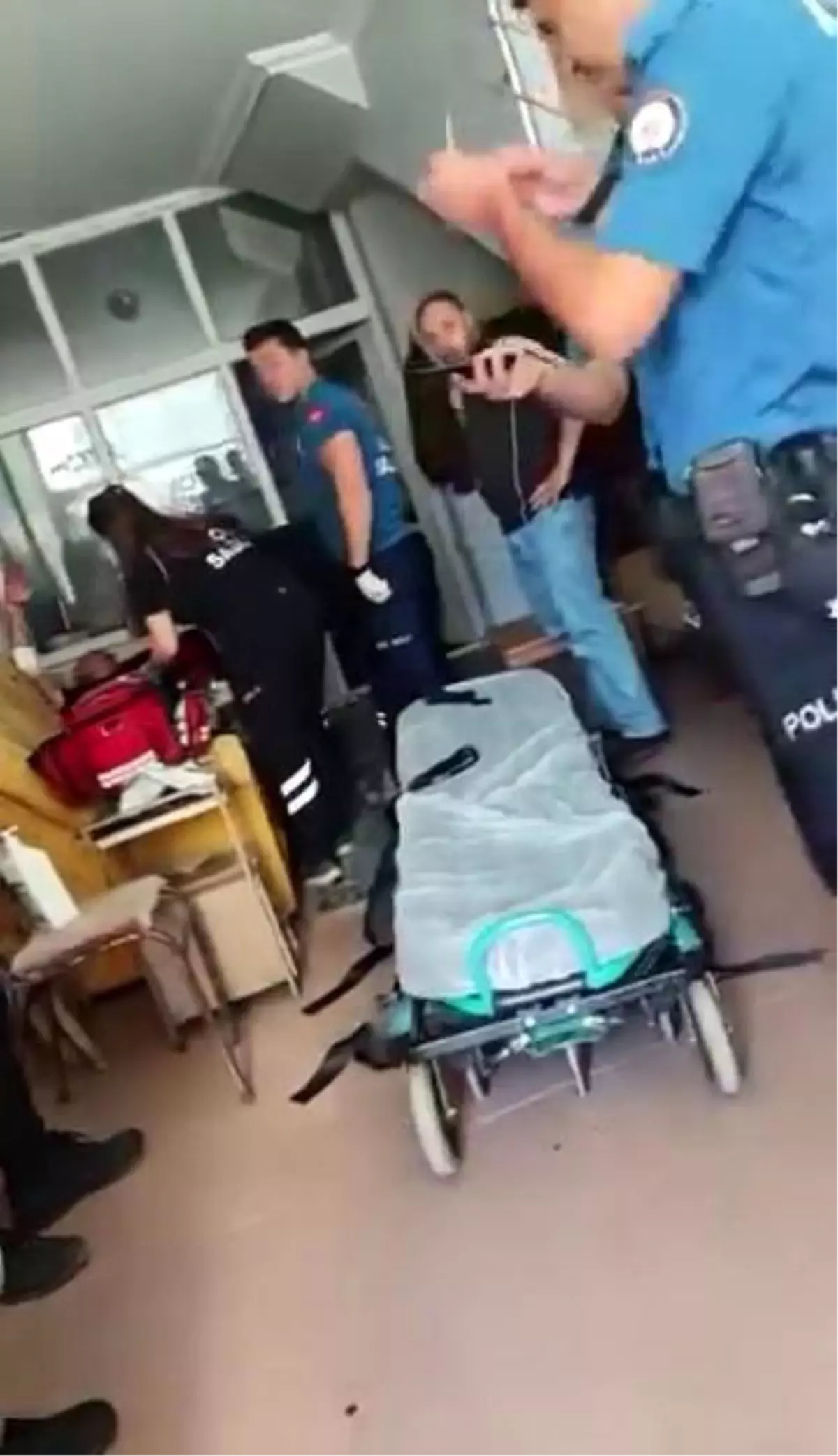 16 yasindaki cocuk annesini rahatsiz edeni bicakladi TBXPMGBO