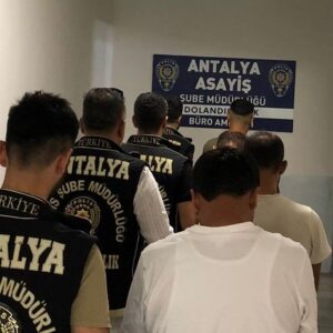 antalyada dolandiricilik iddiasina dort tutuklama VEDTWwRU
