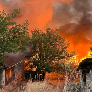 balikesirde cikan yanginda 15 ev kul oldu TTbjLZP2