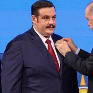 erdogan kilo ver dedi rozet takti akpye gecen baskan rusvetten gozaltina alinmis vEXaptOq