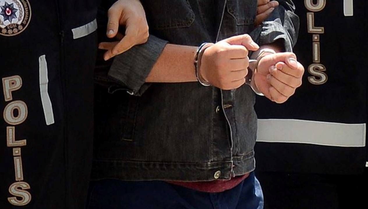 feto uyesi eski emniyet muduru yakalandi 81lZYhef