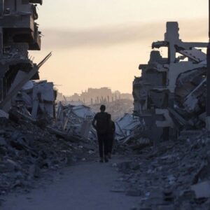 gazzede hicbir yer guvenli degil aileler kaciyor sehir alevler icinde zHHuajyU