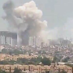 pakistanda havai fisek fabrikasinda patlama onlarca yarali var 2hxc2rX8