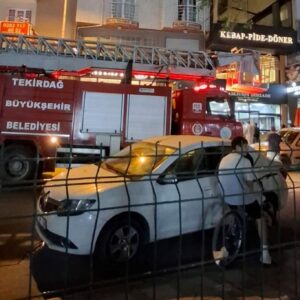 restoran bacasinda dumanlar yukseldi XvdygZPg