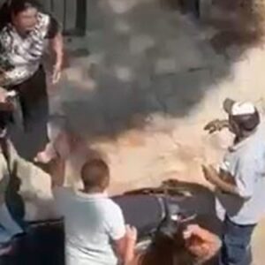 sokak ortasinda anne dehseti kizini bicakla kovaladi IZEmlmlO