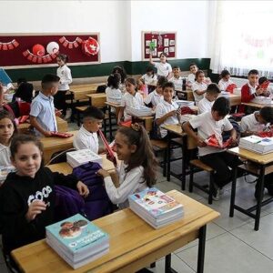 yeni okul kiyafetleri nasil olacak ayrintilar belli oldu t3DYm6Us