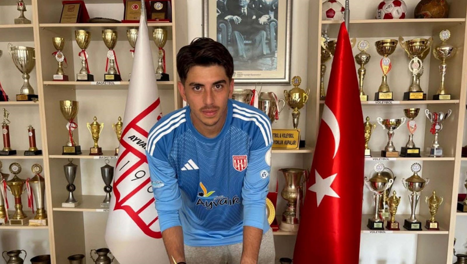 ayvalikgucune genc kaleci gC8P8a8e