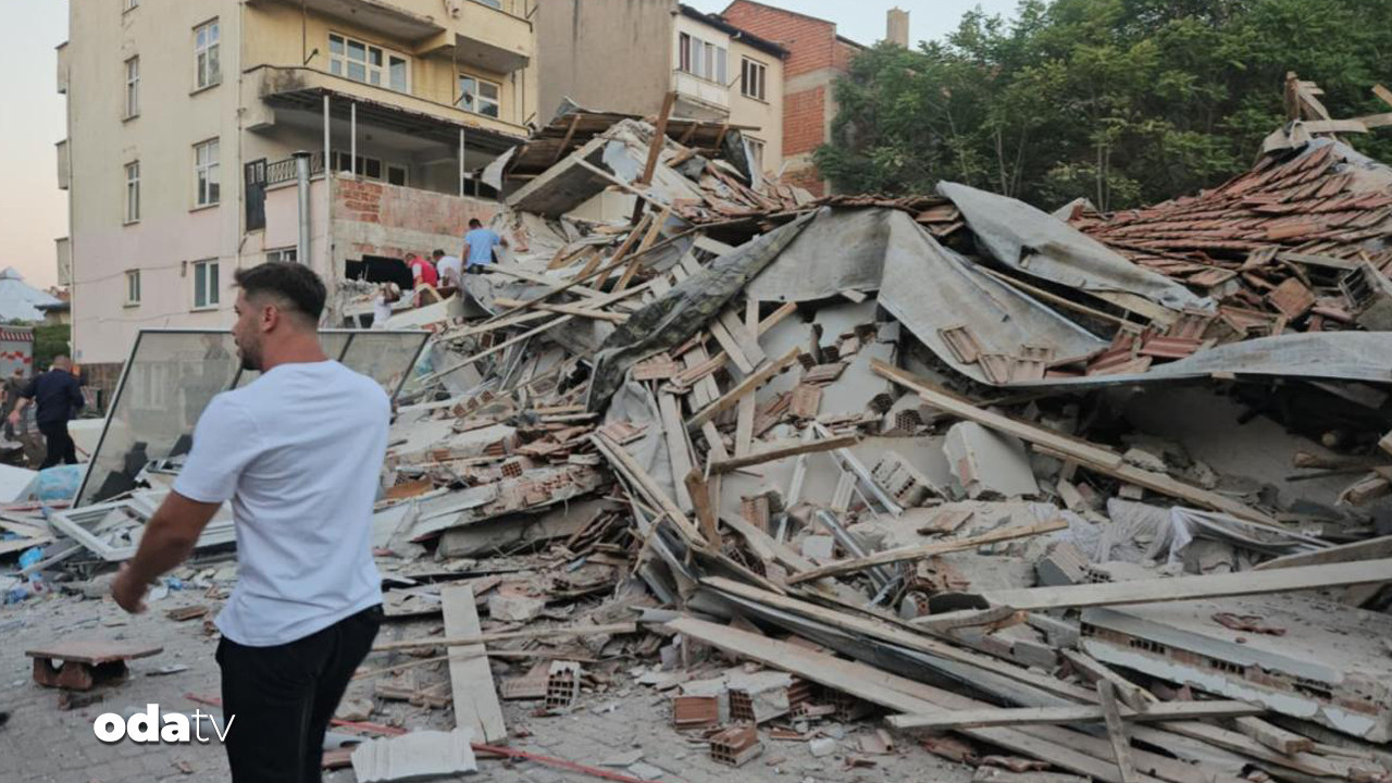 balikesirde deprem bariyere denk geldi WZYTzmHm