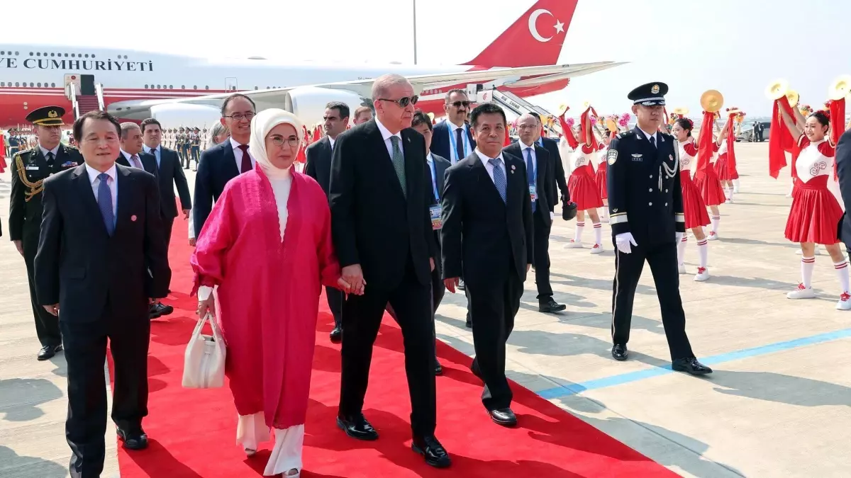 cumhurbaskani erdogan sanghay isbirligi orgutu zirvesi icin cine gitti CxFXxhNn