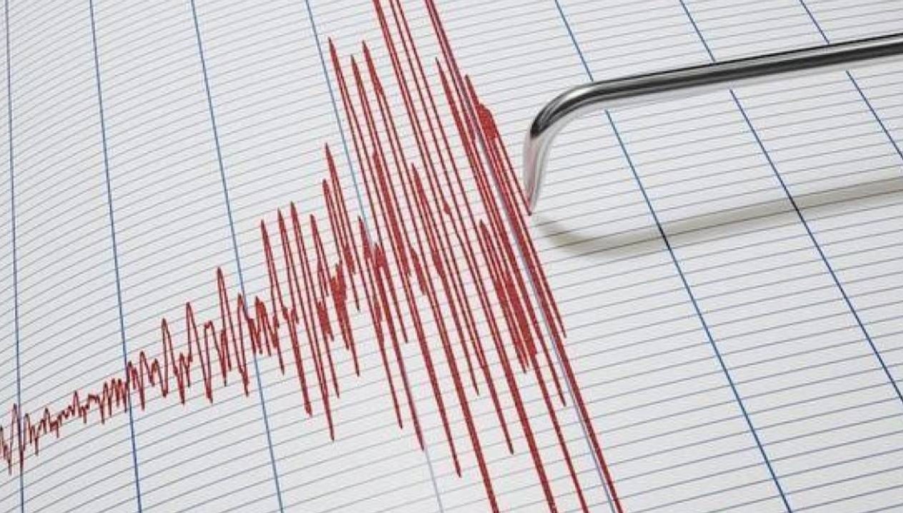 ege denizinde 51 buyuklugunde deprem TvPtI6wk