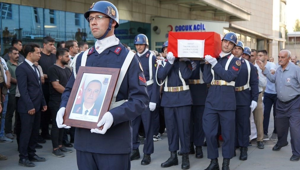 karakol komutani astsubay kalp yetmezliginden hayatini kaybetti laAQprGw