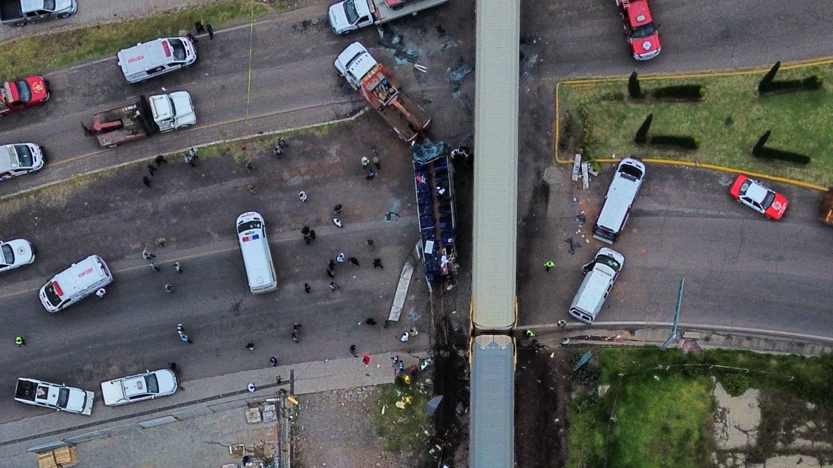 meksikadaki tren kazasinda can kaybi 10a yukseldi xZzvkKHE