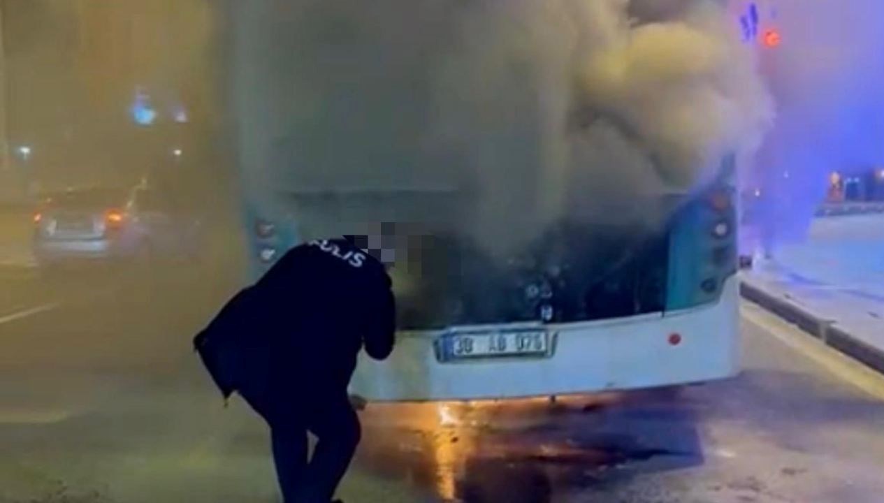 otobus yanginina polis mudahalesi cpcf8T3X