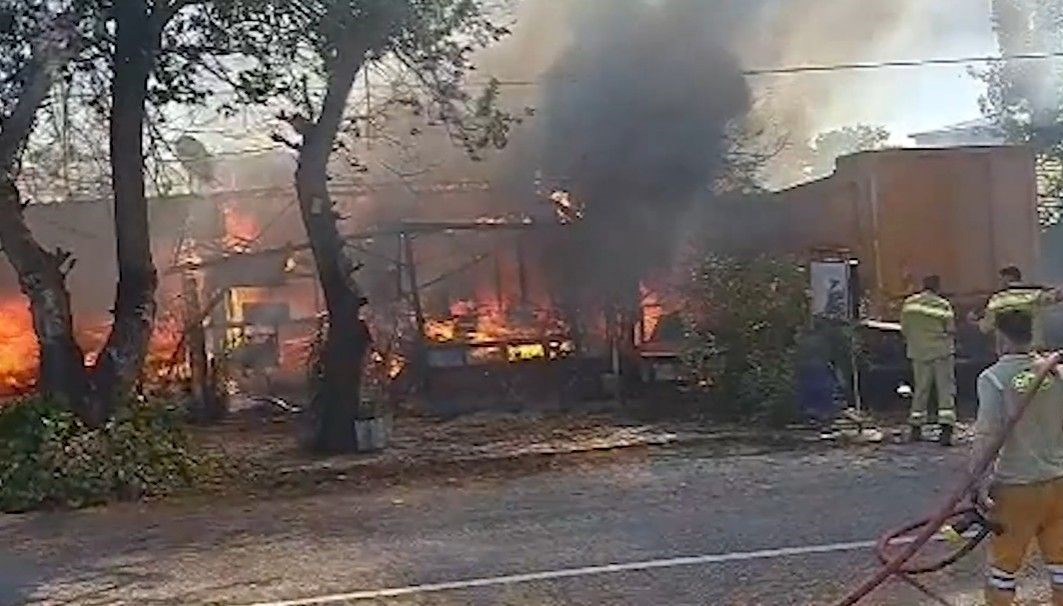 antalyada terk edilmis baraka alev topuna dondu OdQnU4cd.jpg