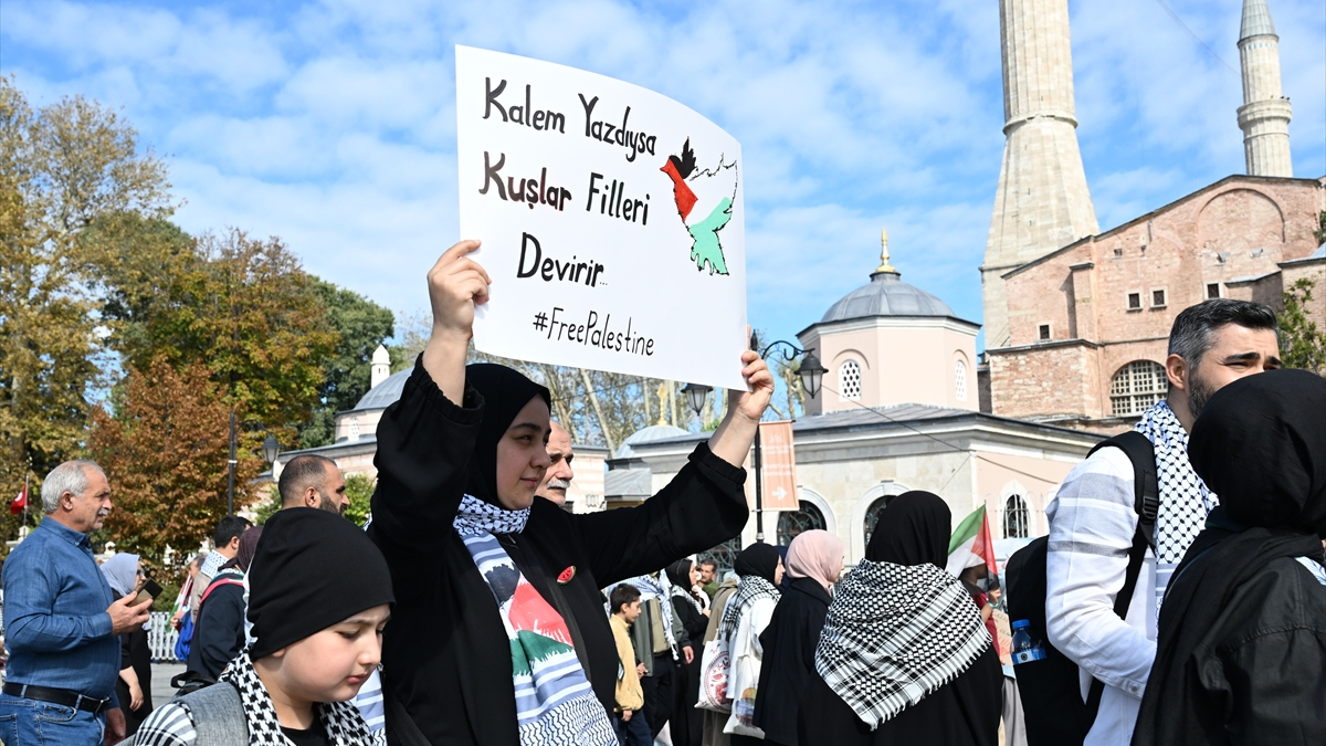 ayasofyadan eminonune filistine destek yuruyusune yogun katilim iXytUfQH