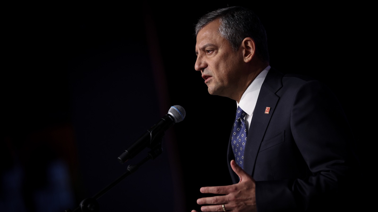 ozgur ozel gurbetcilerle omuz omuza turkiye icin demokrasiyi adaleti savunacagiz y3EO3SrO.jpg