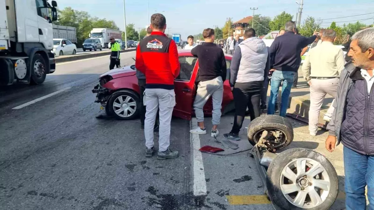 sakaryada trafik kazasi 2 yarali Mz9P23w6