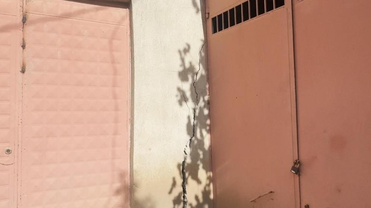 1 metrelik obruklar olustu evlerin duvarlari catladi hdq7B8gw.jpg