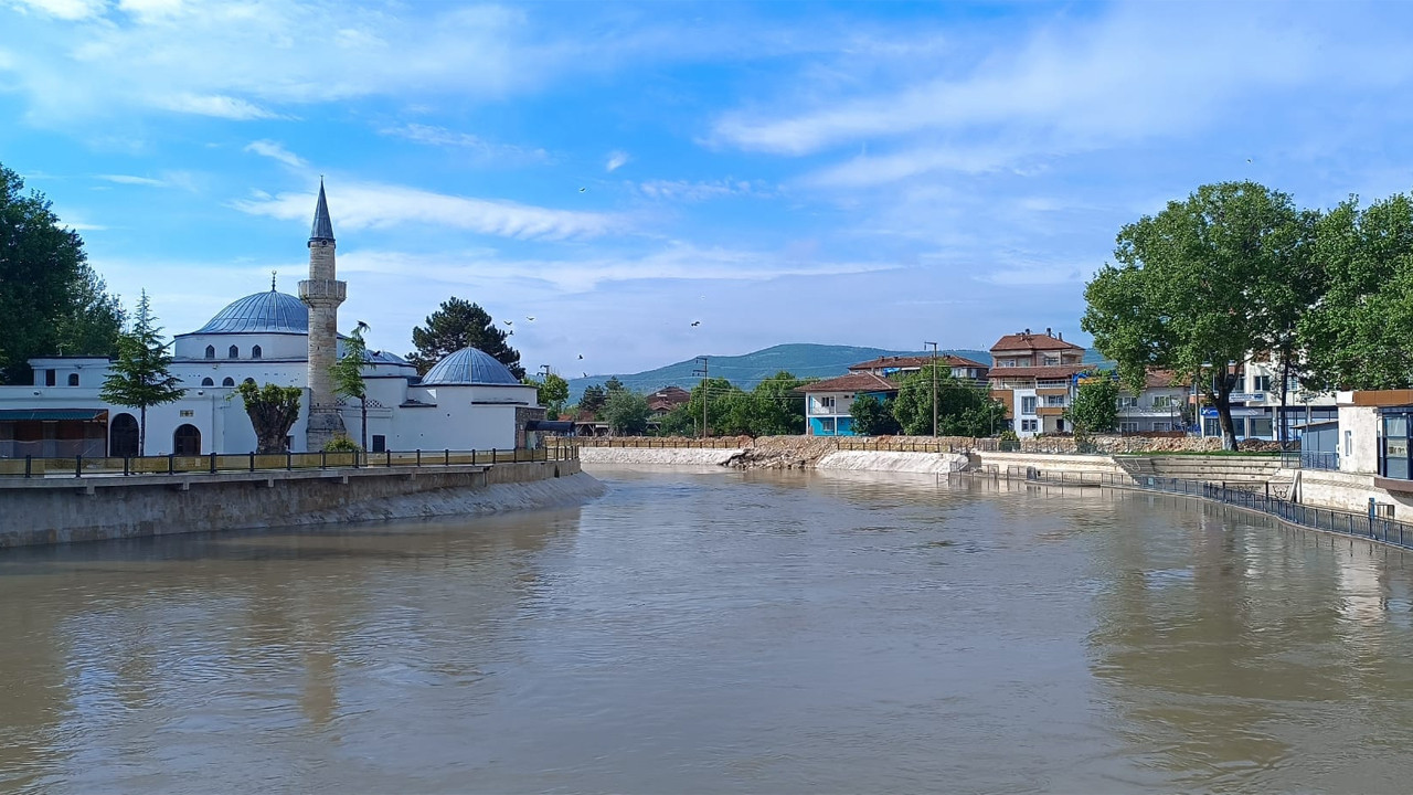 almus-baraji-tasma-noktasinda-turhalda-gergin-bekleyis-ve-seferberlik-QrXO3En2