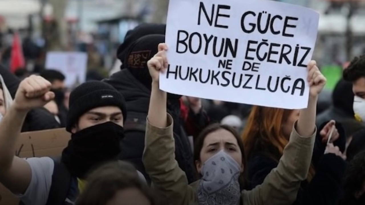 besiktas-belediyesi-kamu-zarari-yok-dedi-mahkeme-bogazicili-ogrencilere-hapis-cezasi-verdi-wETZFWGu