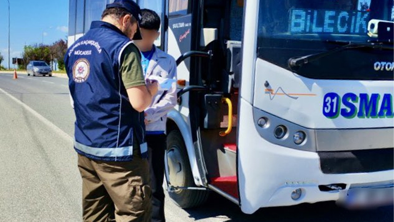 bilecikte-mobil-goc-araci-destegiyle-duzensiz-gocle-mucadele-denetimleri-dawQhfLh