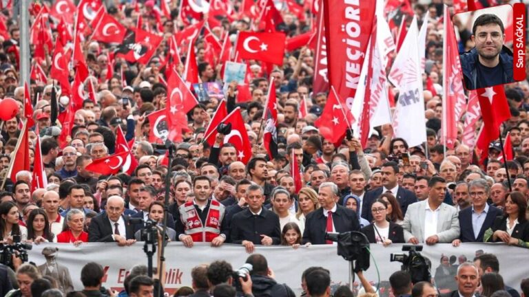 chp-lideri-ozel-19-mayista-genclerle-anitkabire-yurudu-genclere-emanet-edecegiz-LBjOcPNh