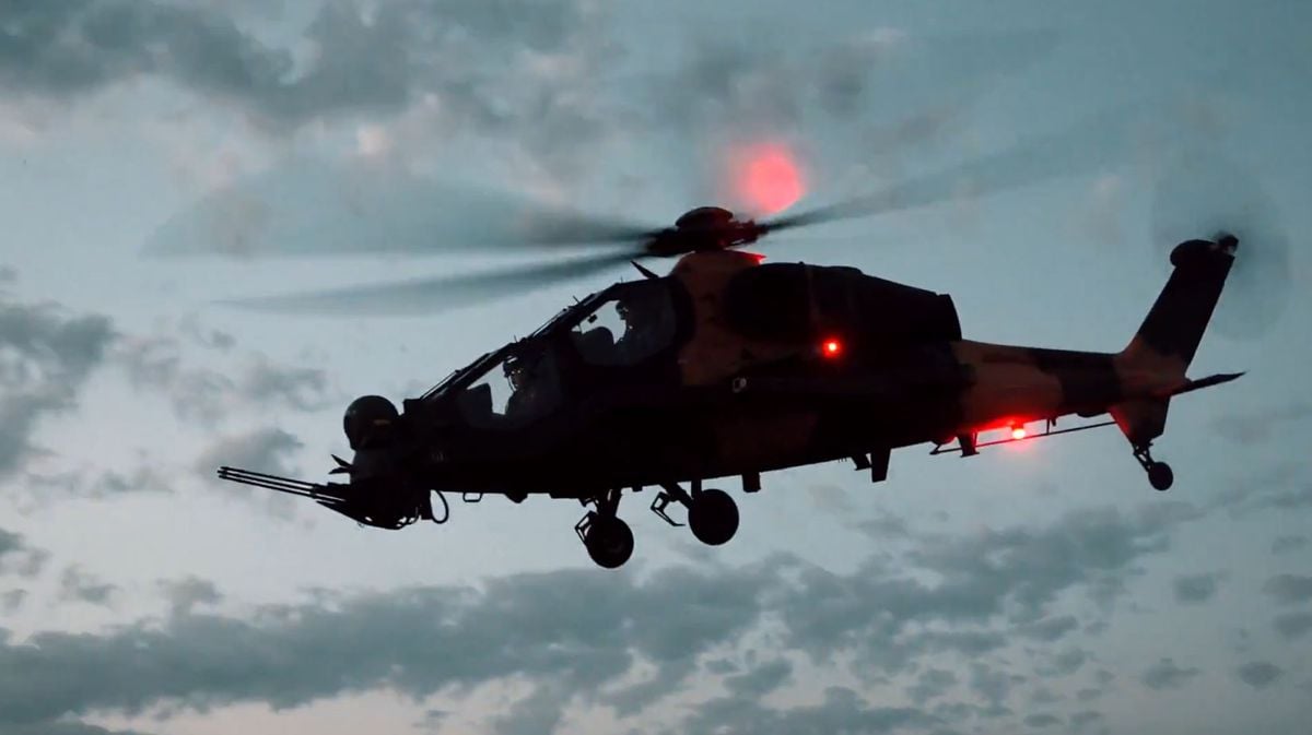 efes-2026-tatbikatinda-atak-helikopterlerinden-es-zamanli-vurus-LAigSI33