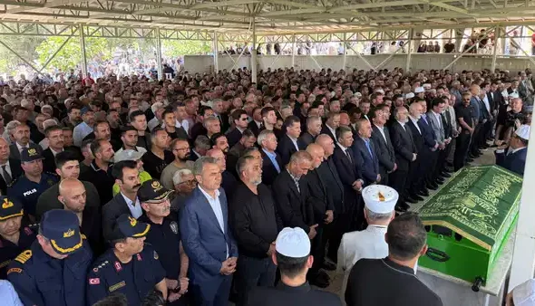 mevlut-cavusoglunun-kardesi-aydin-cavusoglu-son-yolculuguna-ugurlandi-5aRfd1UT