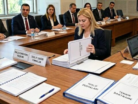 Başakşehir Belediyesi'nde Yüksek Maliyetli Yemek İhalesi Tartışma Yarattı