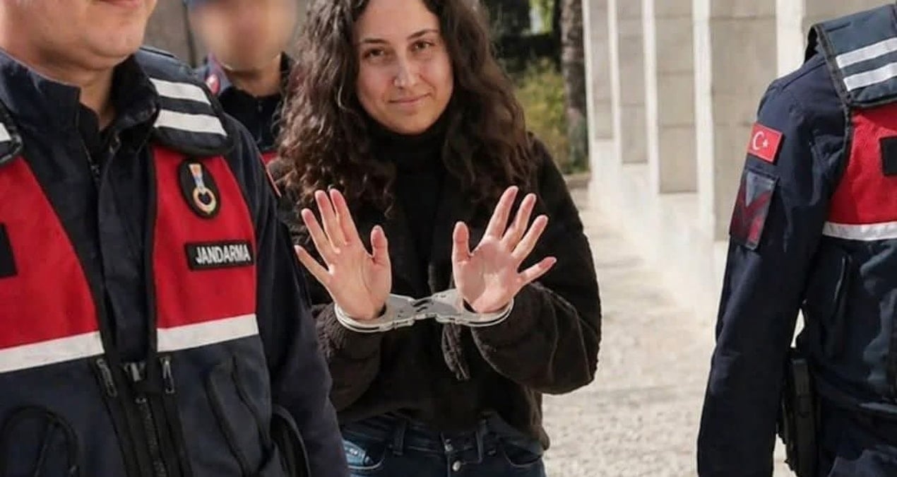 zeytin-dalindaki-kelepceyi-cozun-esrayi-birakin-u9N5ubvZ