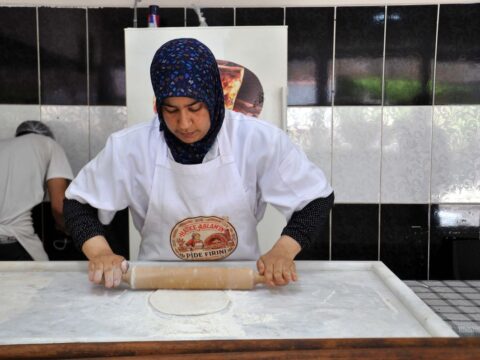 Hatice Yalman: Kadın Girişimci Reyhanlı’da Fırın Açtı